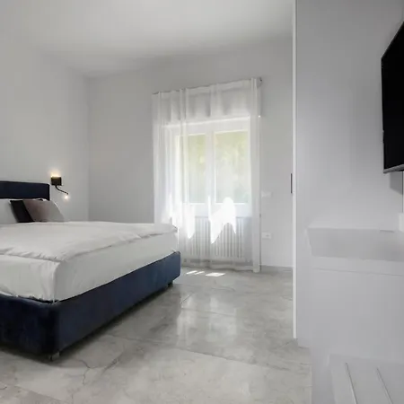 Apartman The Window On The *