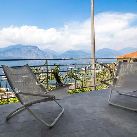 The Window On The Apartman